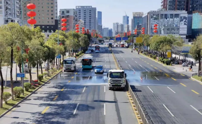 虎虎生威迎新春丨Z6.COM-尊龙集团环境环卫作业扮靓城市佳节新容颜